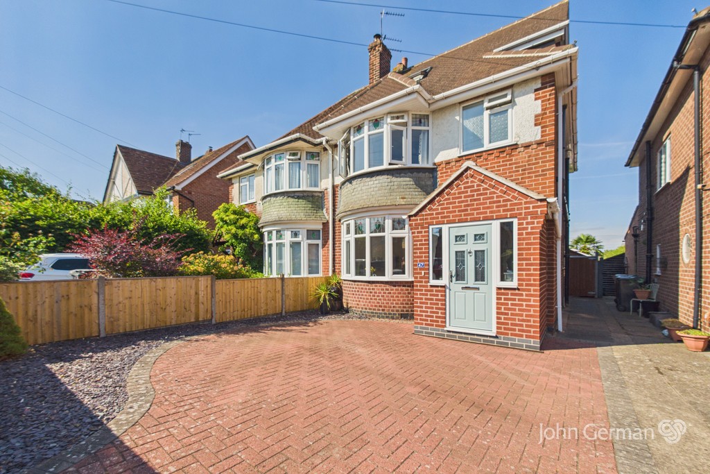 3 bedroom Semi-detached house For Sale