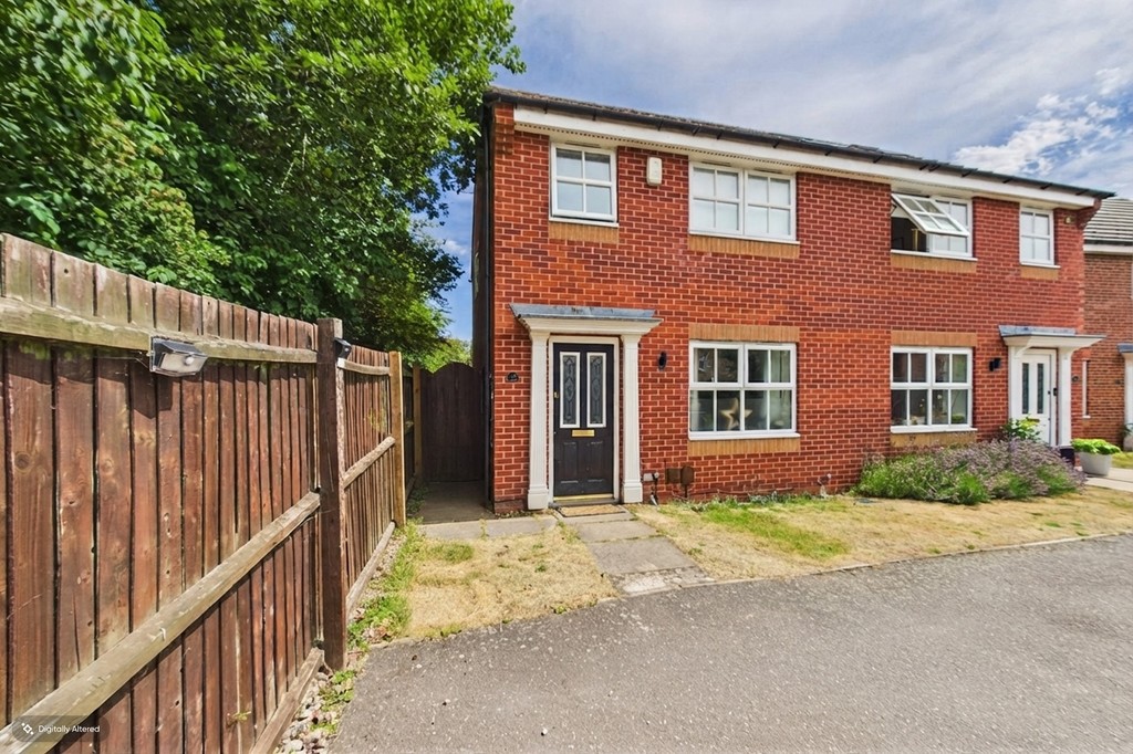 3 bedroom Semi-detached house For Sale