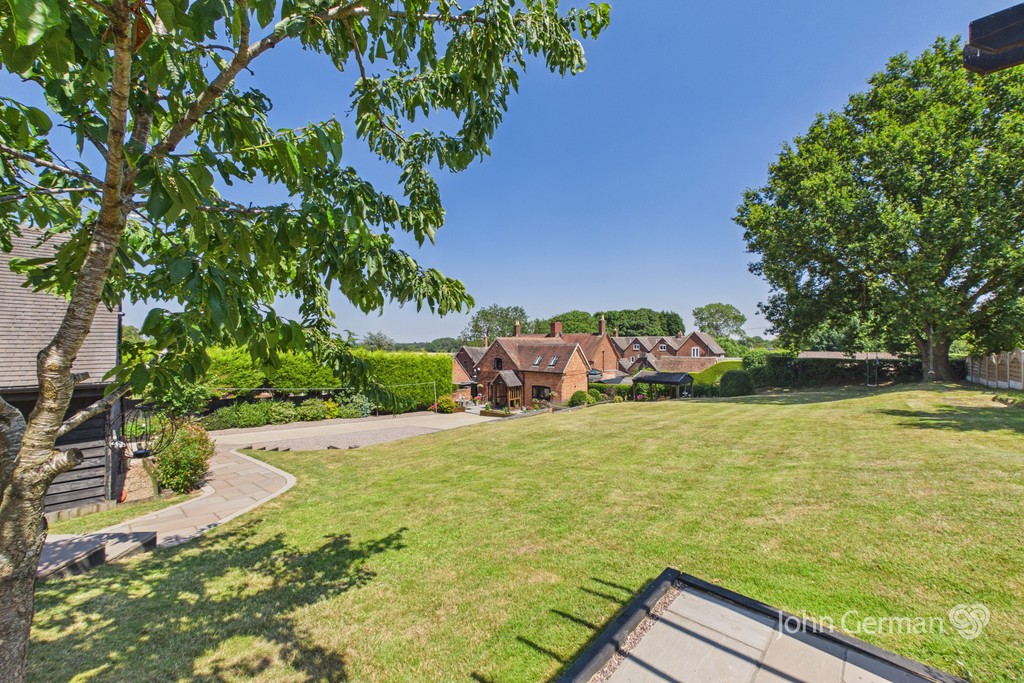 3 bedroom Property For Sale
