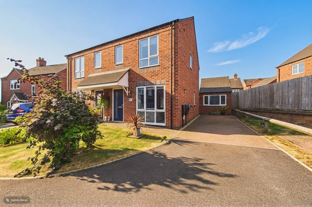 2 bedroom Semi-detached house For Sale
