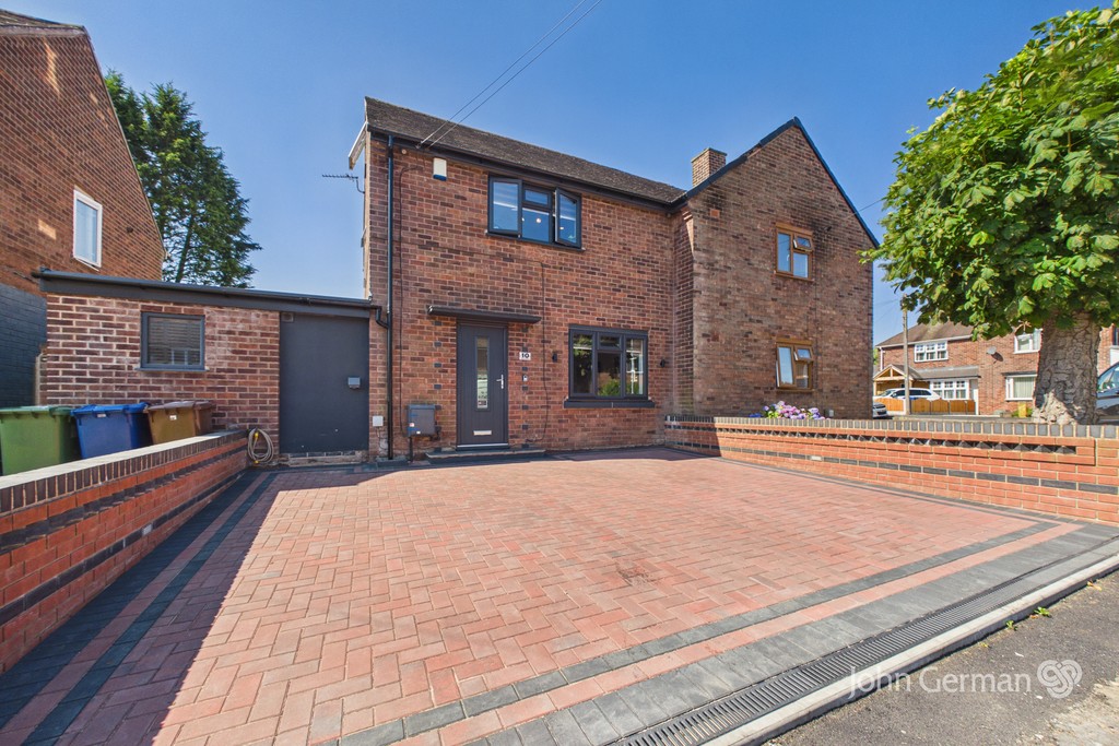2 bedroom Semi-detached house For Sale