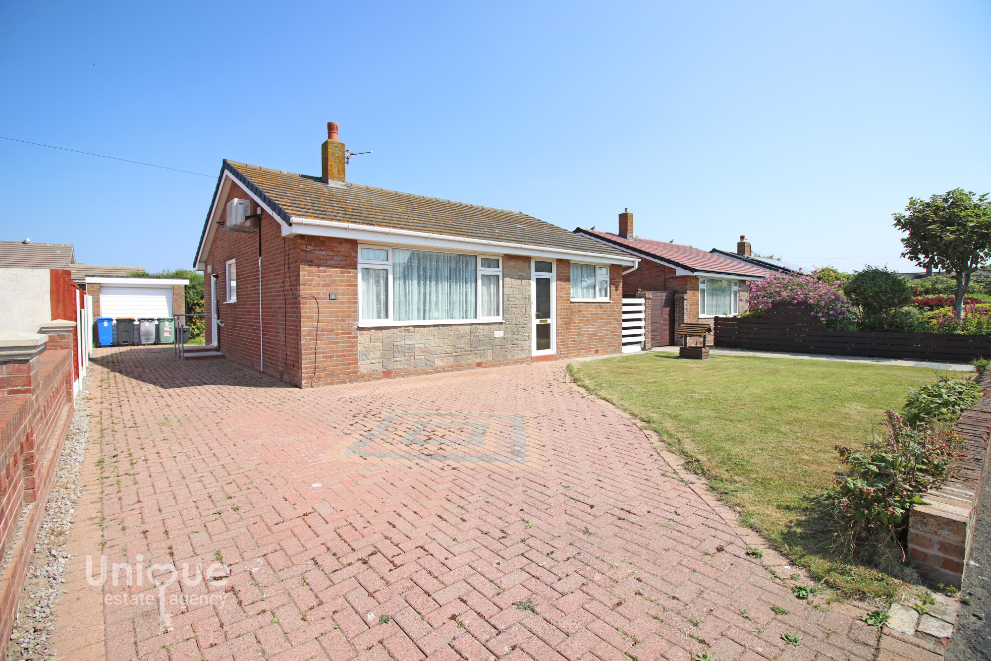 3 bedroom Link detached house For Sale