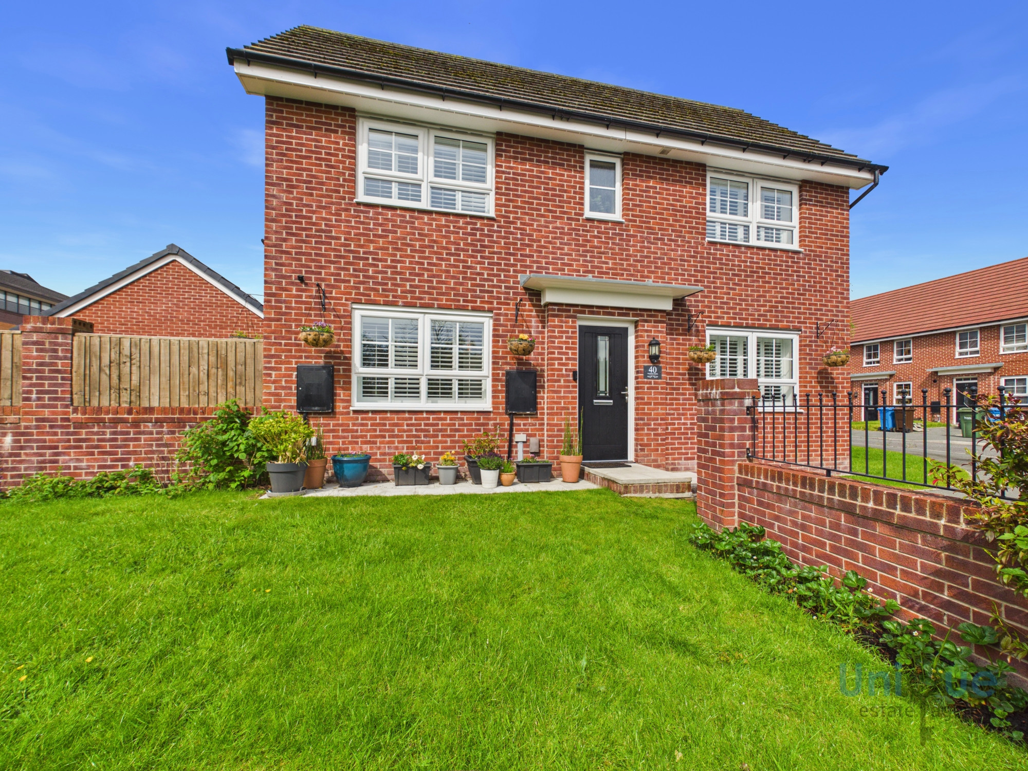 3 bedroom Link detached house Under Offer