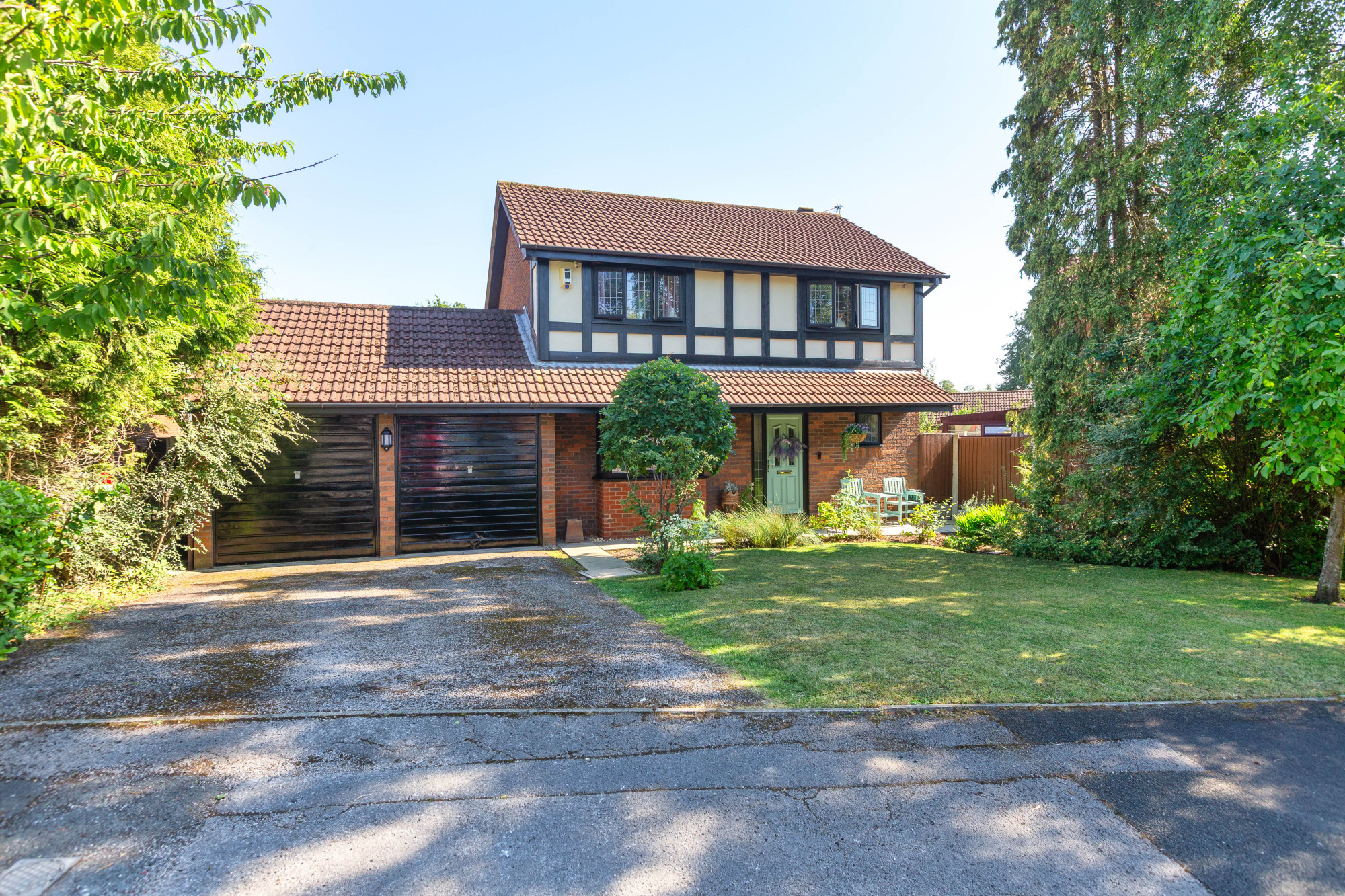4 bedroom Detached house Under Offer
