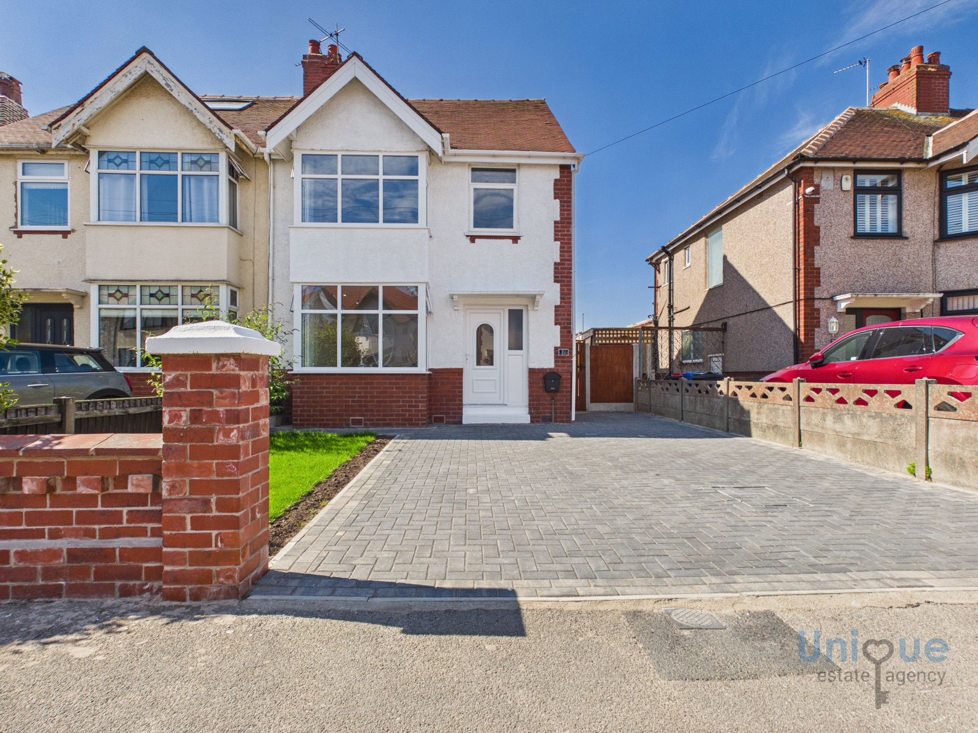 3 bedroom Semi-detached house For Sale