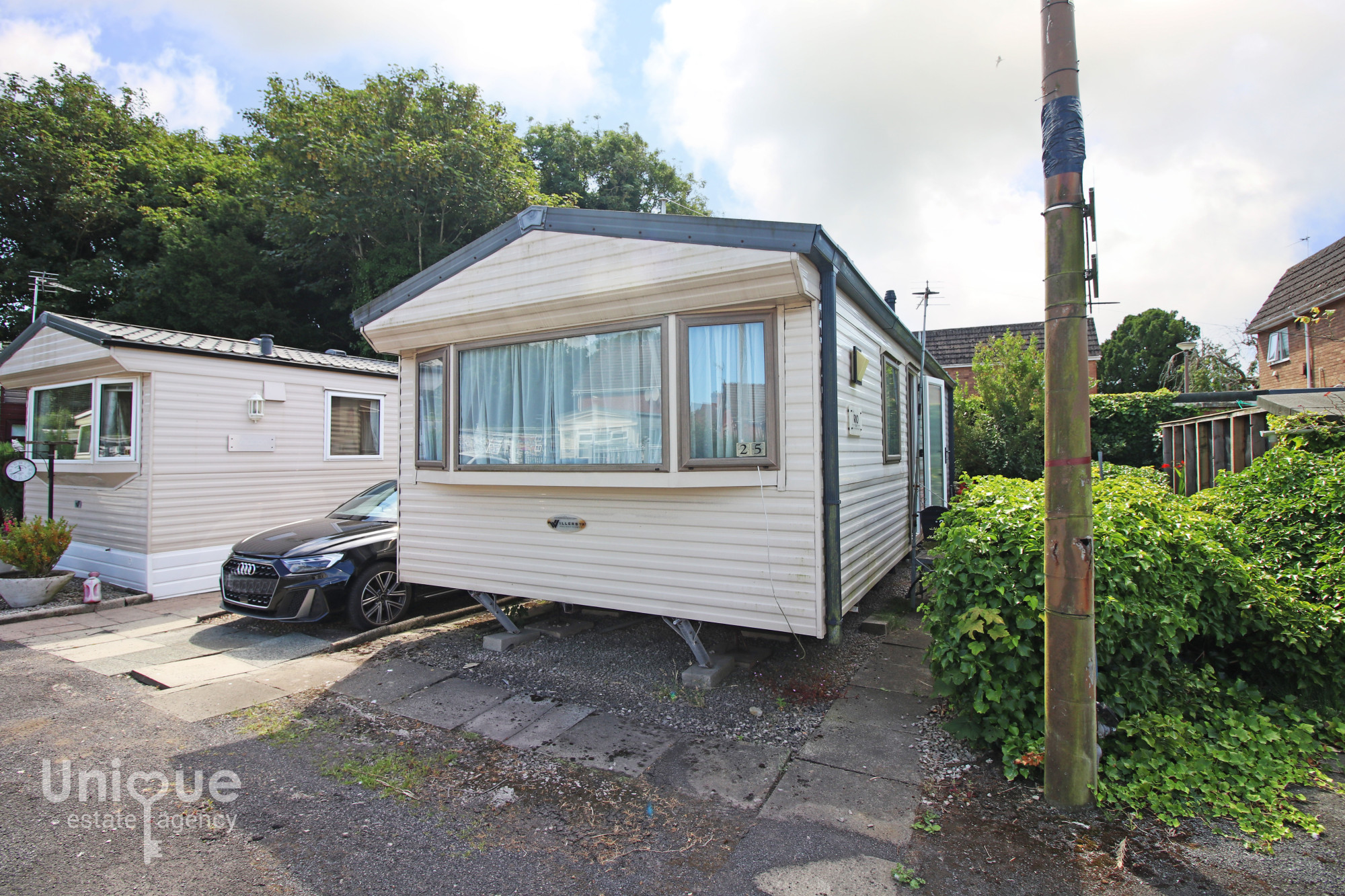 2 bedroom House (unspecified) For Sale