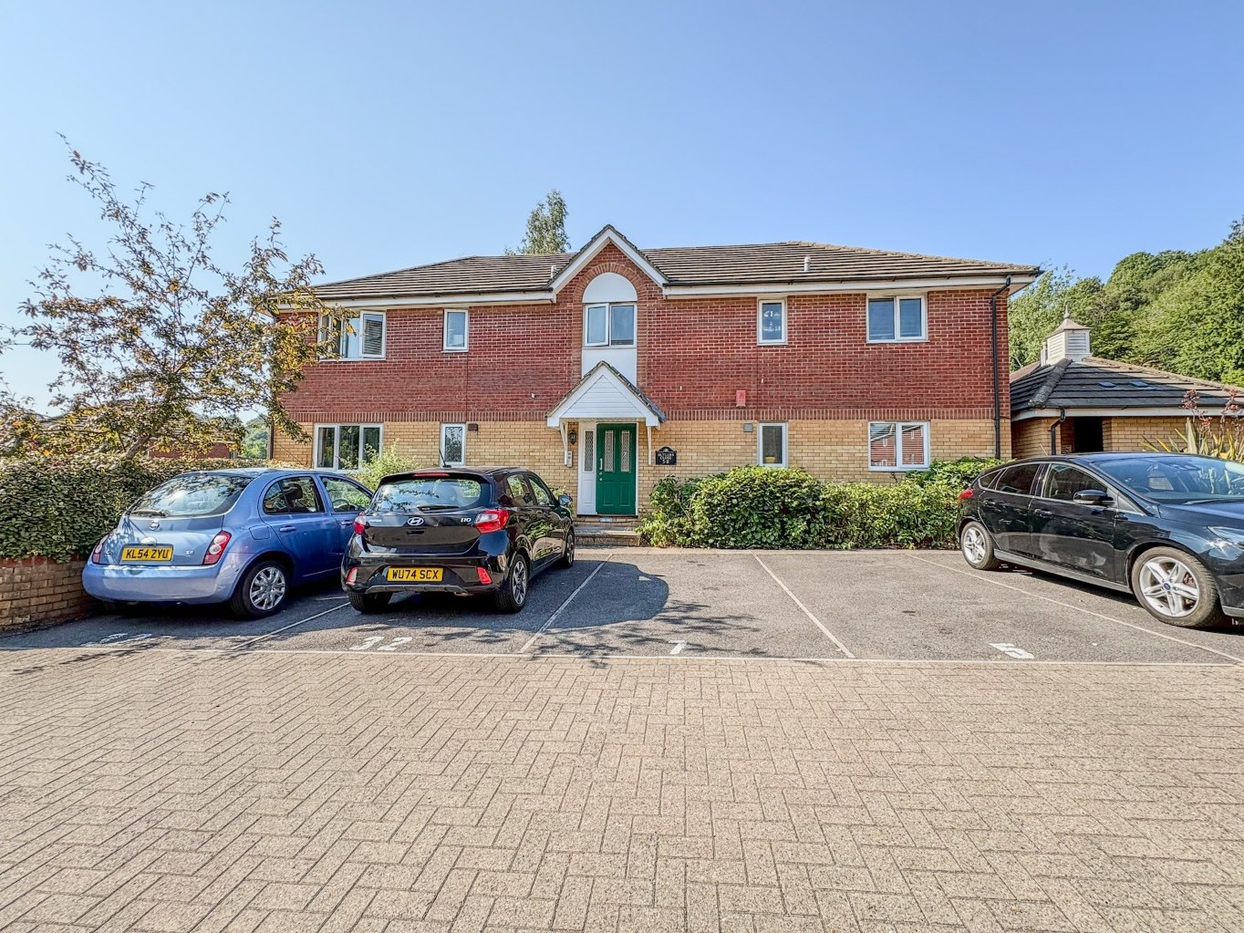 1 bedroom Apartment For Sale