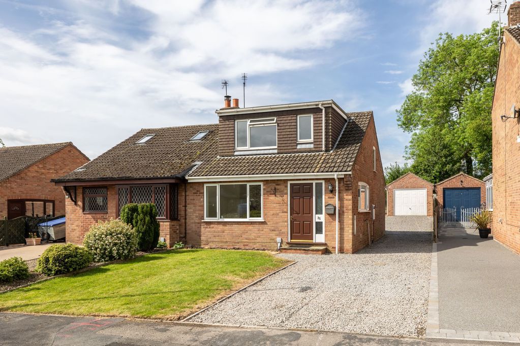 2 bedroom Bungalow For Sale