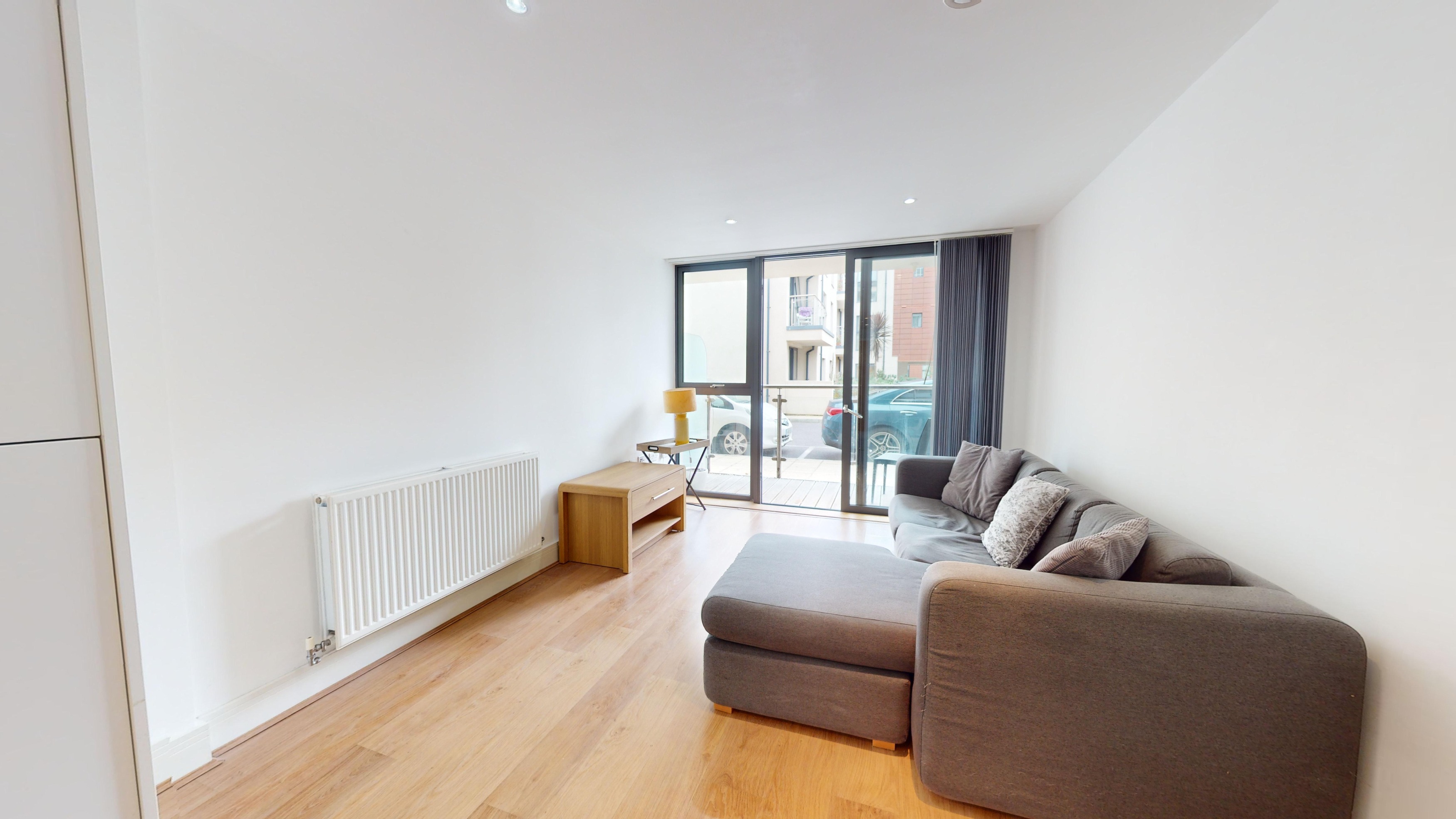 2 bedroom Flat To Let