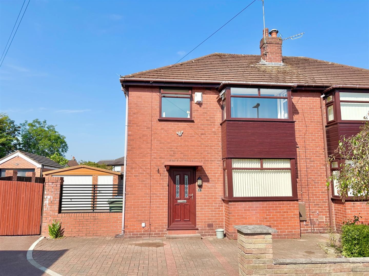 3 bedroom Semi-detached house For Sale