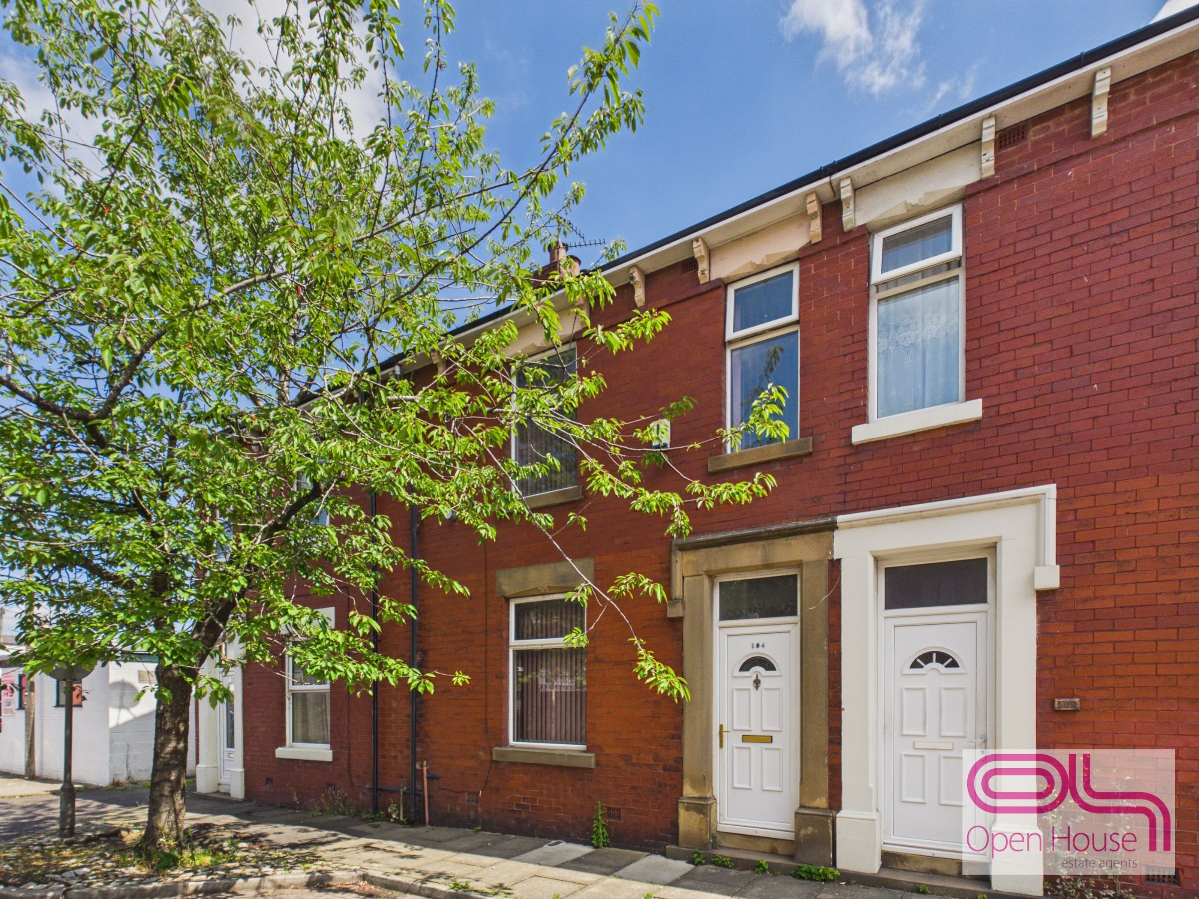 3 bedroom Terraced House To Let