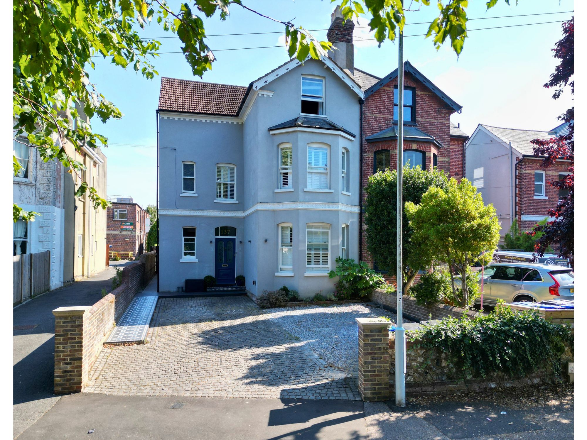 5 bedroom Semi-detached house For Sale