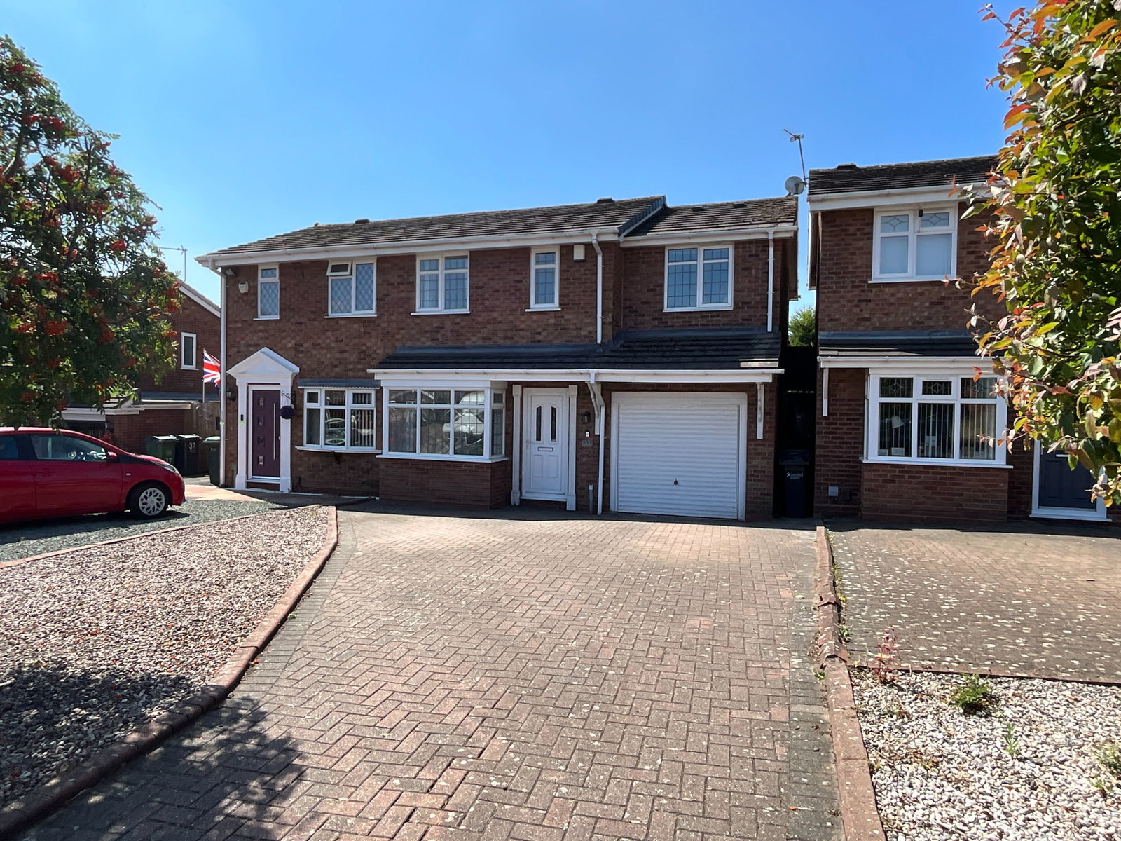 3 bedroom Semi-detached house For Sale