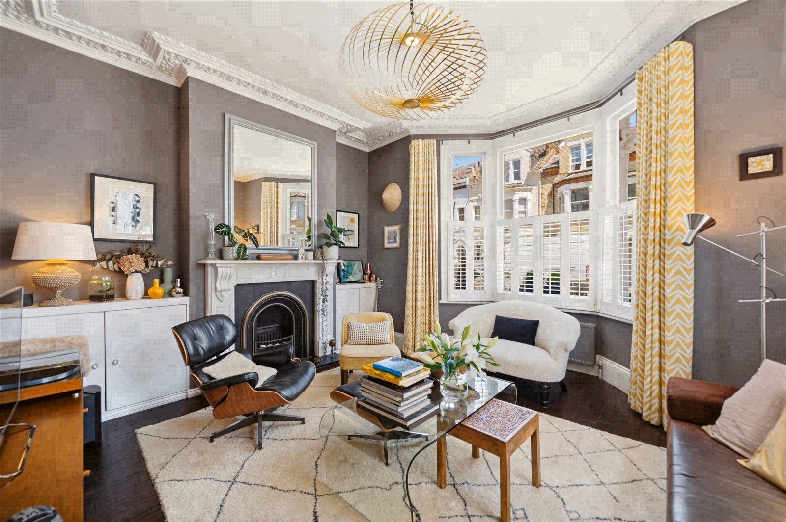 3 bedroom Flat For Sale