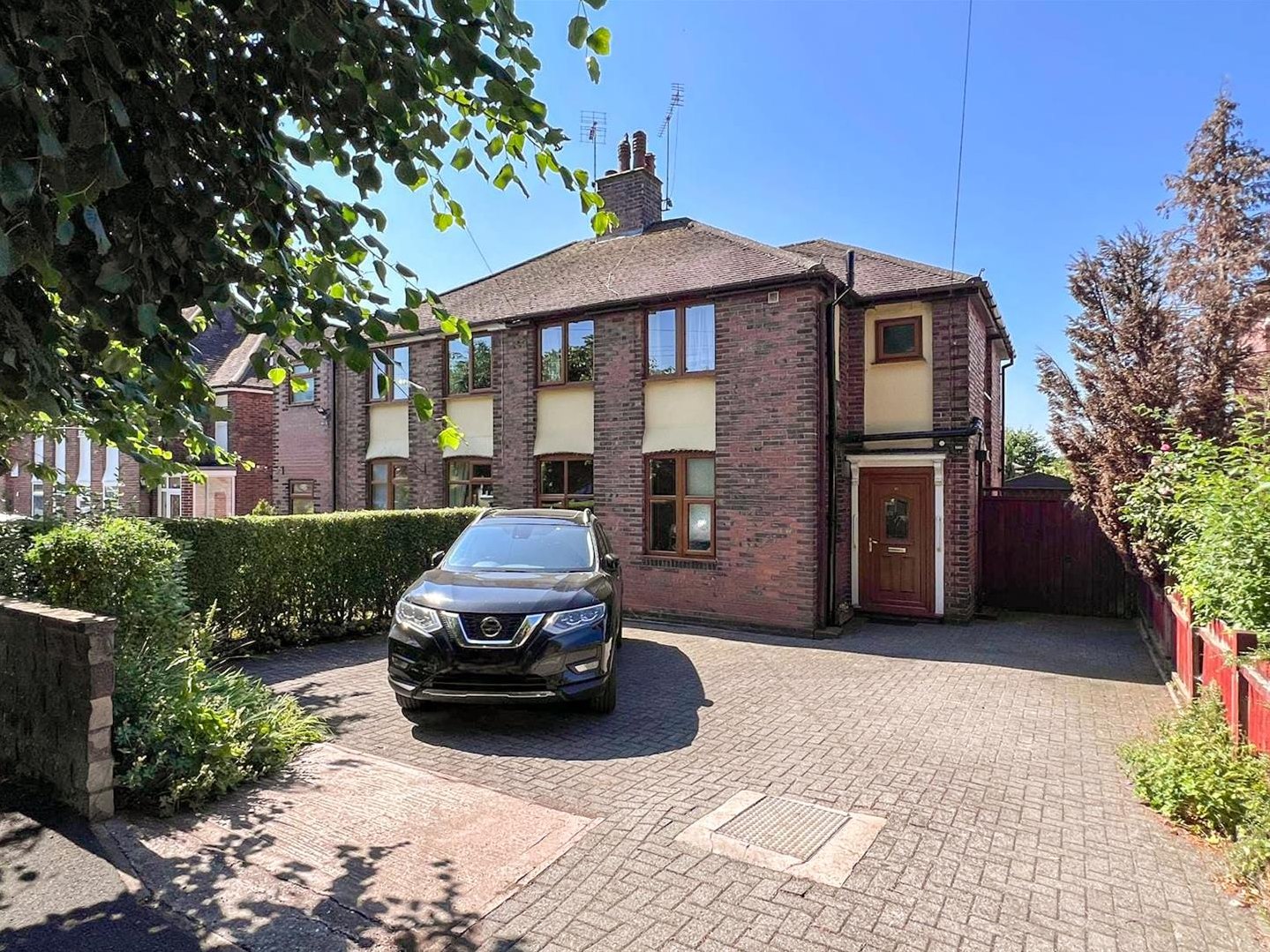 3 bedroom Semi-detached house For Sale