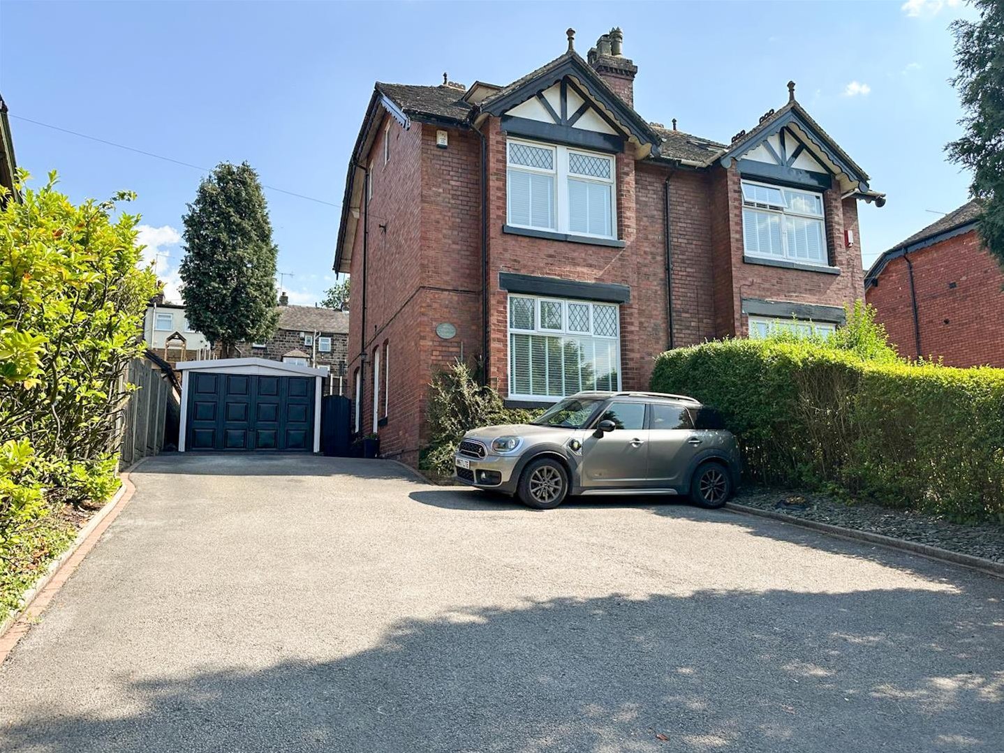 3 bedroom Link detached house For Sale