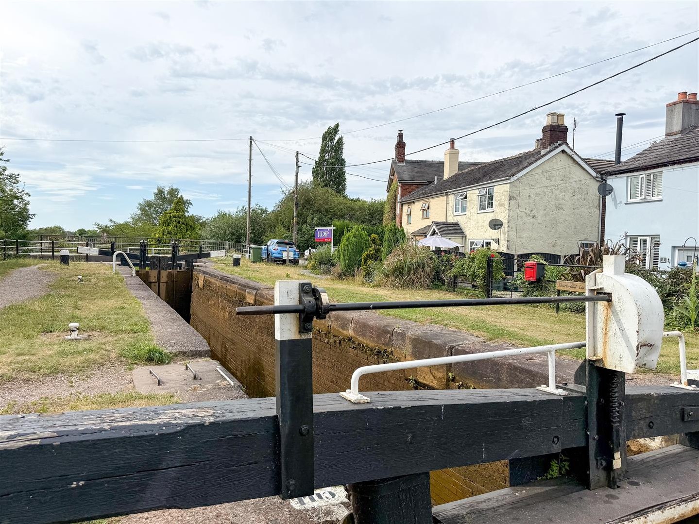 3 bedroom Cottage For Sale