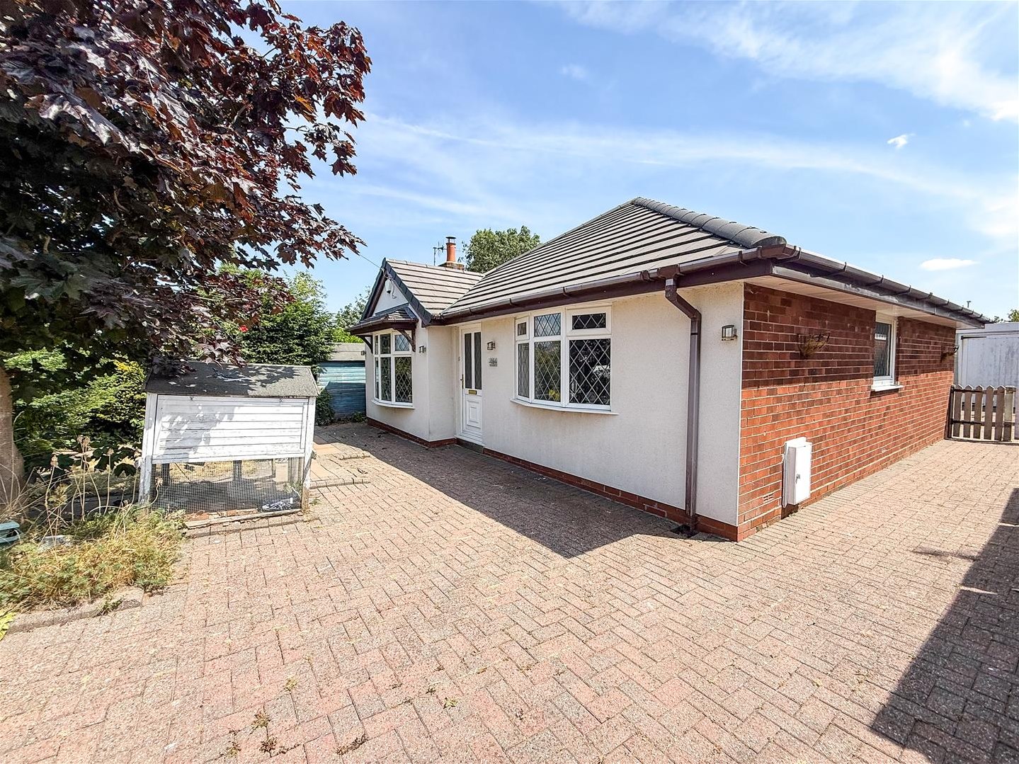 3 bedroom Detached bungalow For Sale