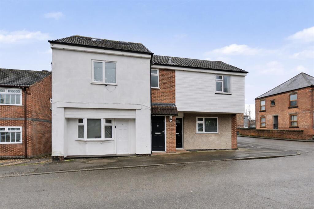 5 bedroom Block of Apartments For Sale