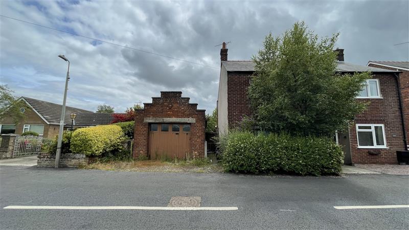  Semi-detached house For Sale