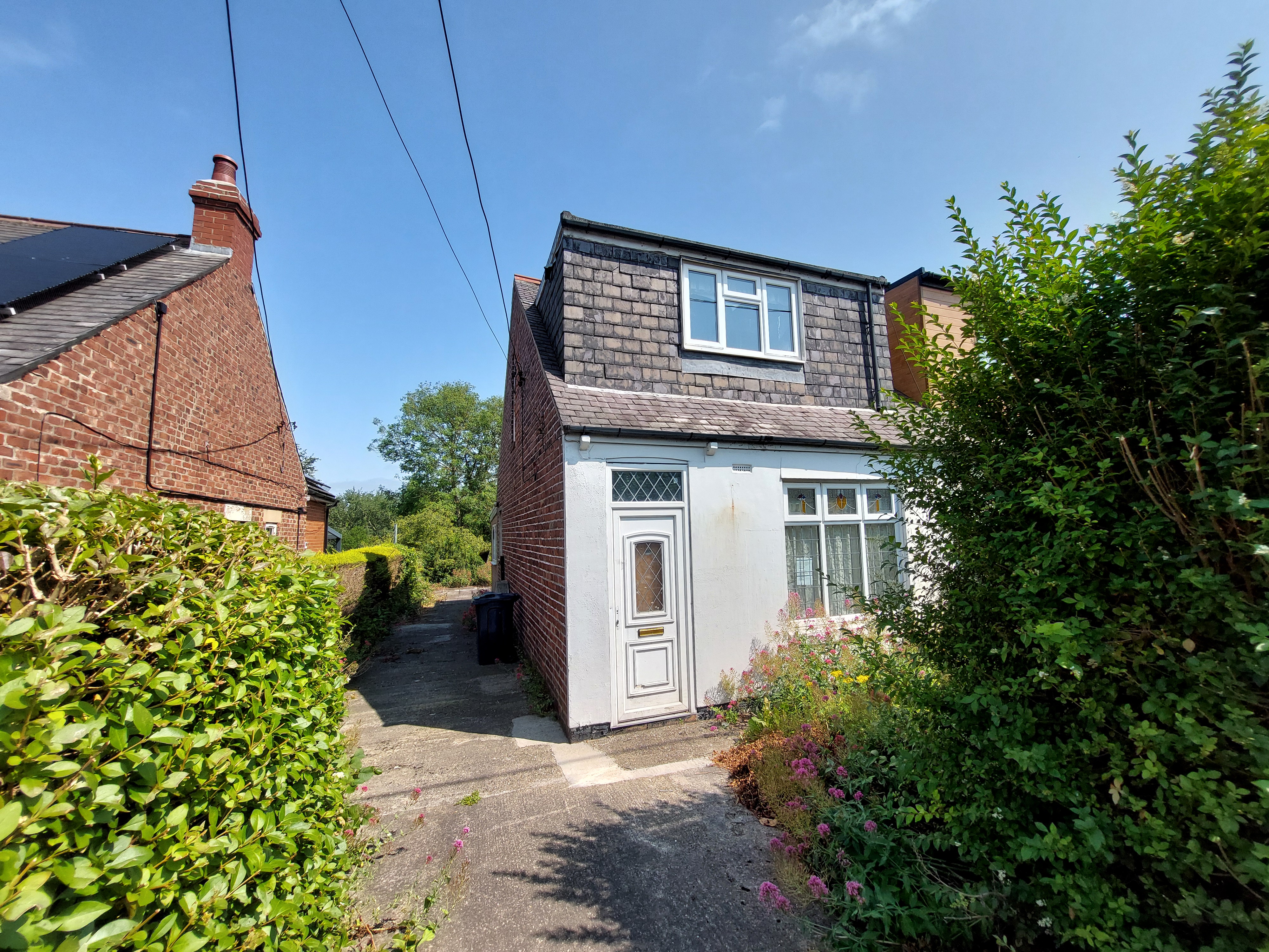 2 bedroom Semi-detached house For Sale