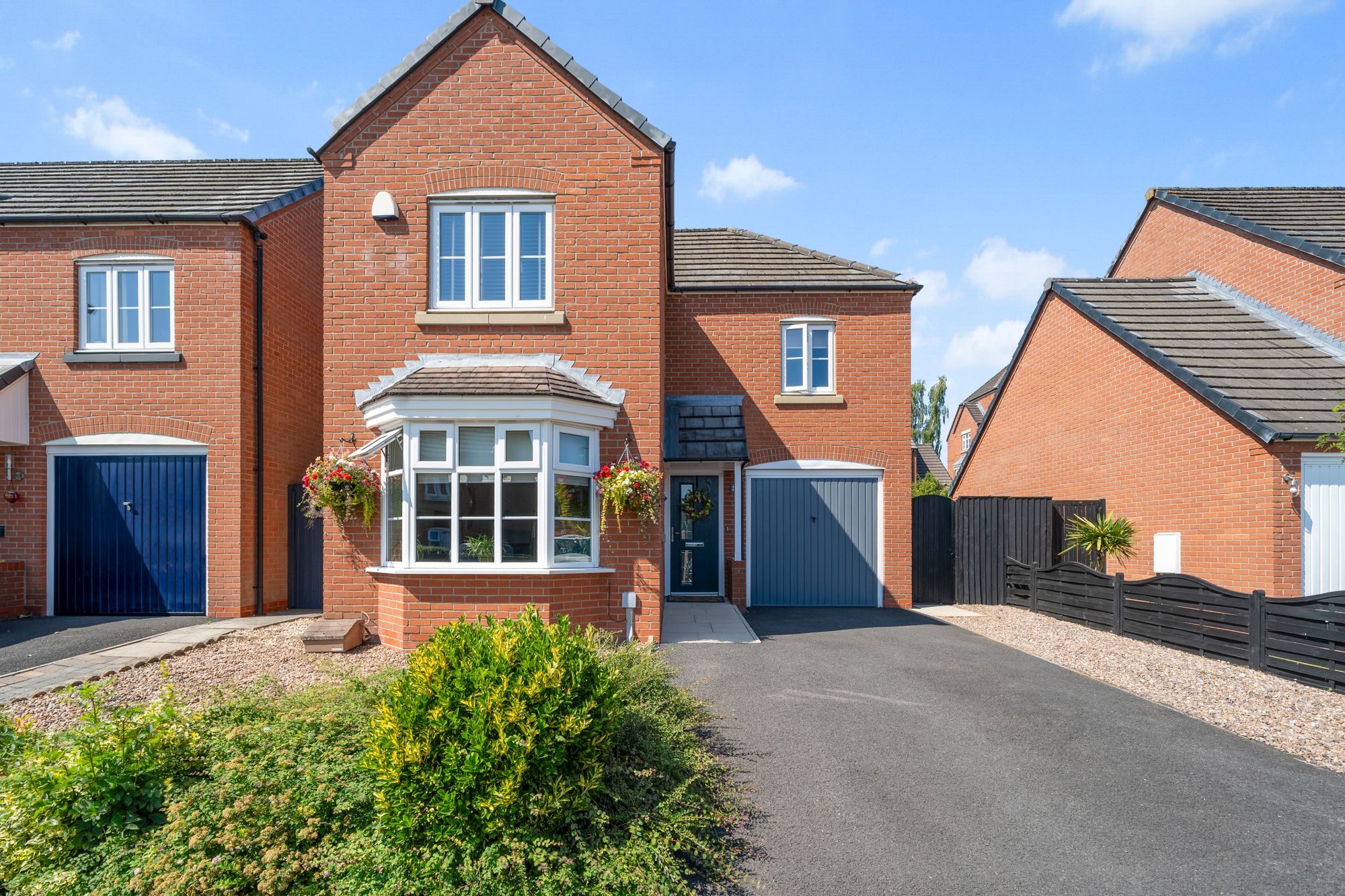 3 bedroom Detached house For Sale