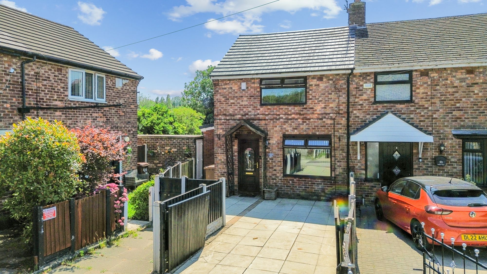 2 bedroom End of terrace house For Sale