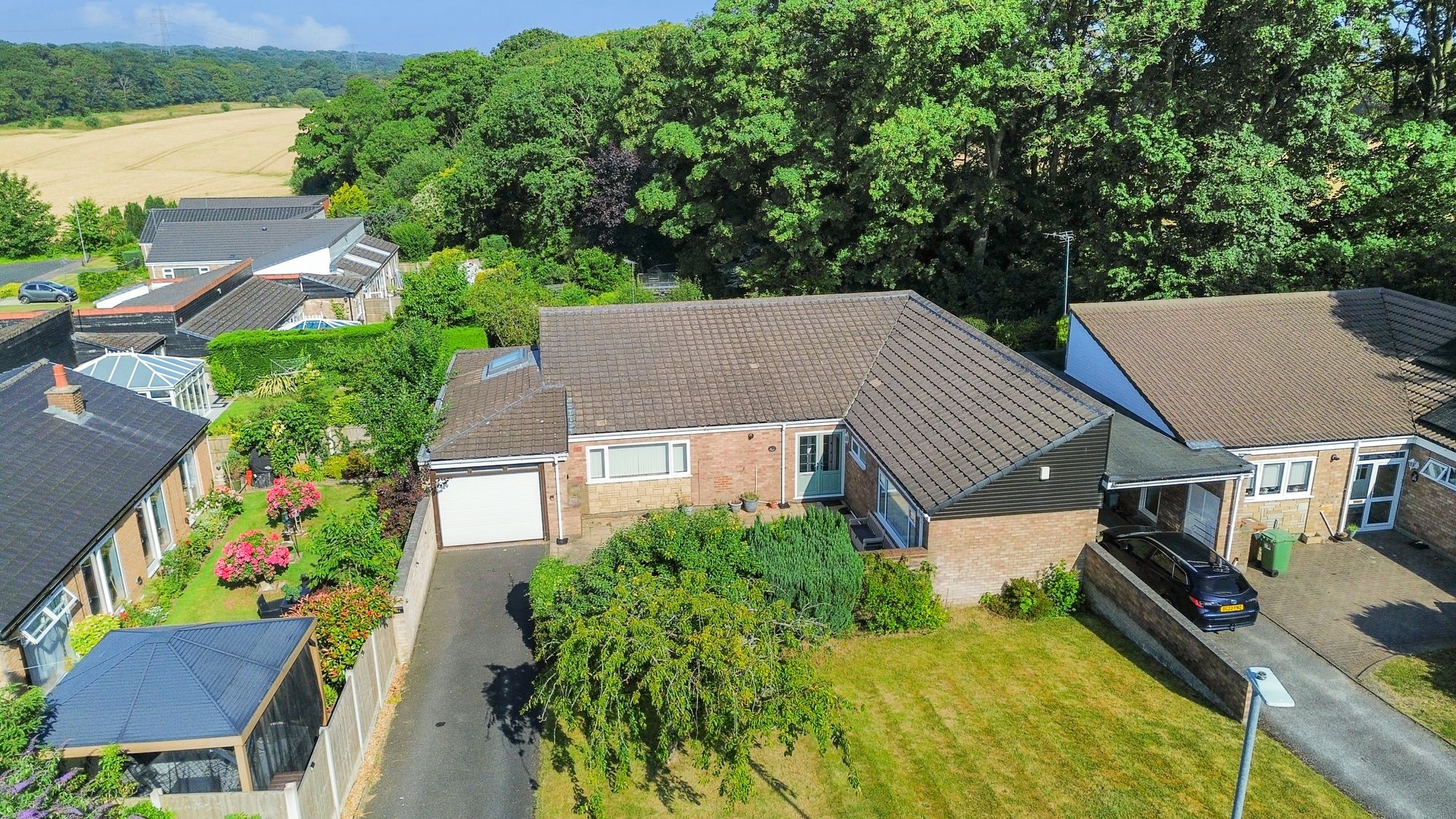 3 bedroom Detached bungalow Under Offer