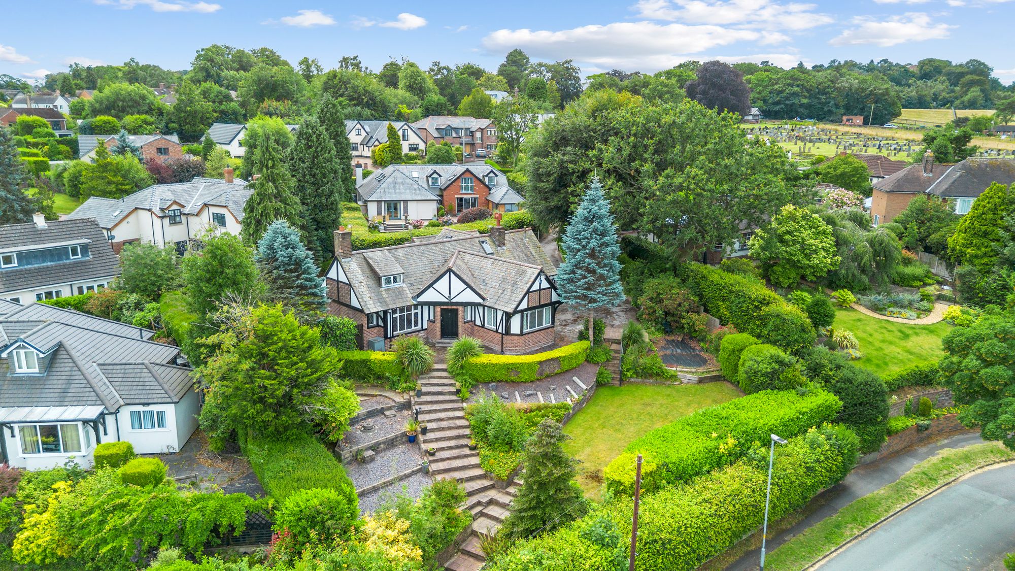 4 bedroom Detached house Under Offer