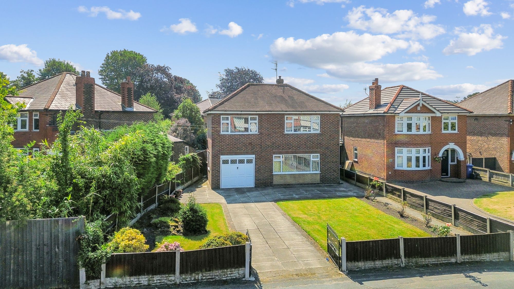 3 bedroom Detached house For Sale