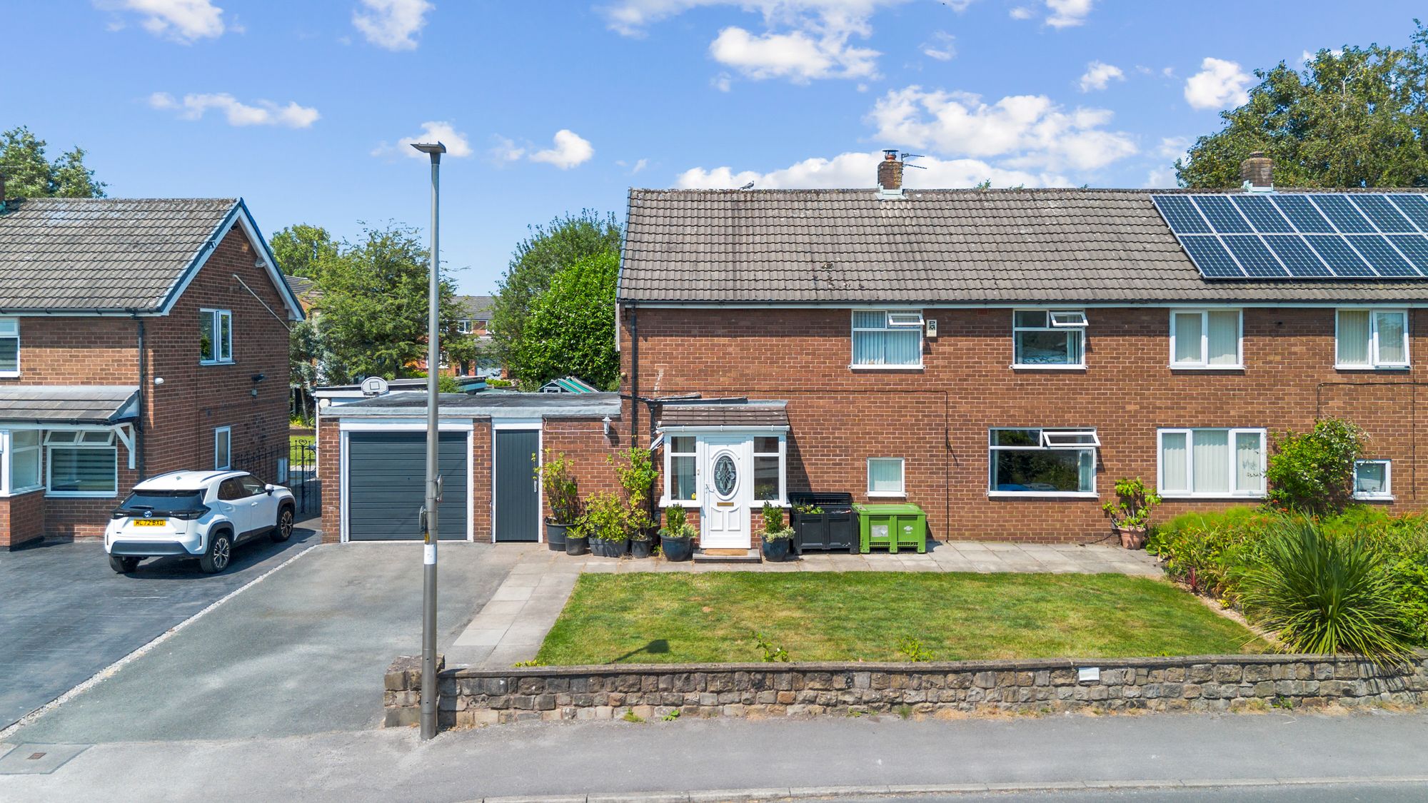 3 bedroom Semi-detached house For Sale