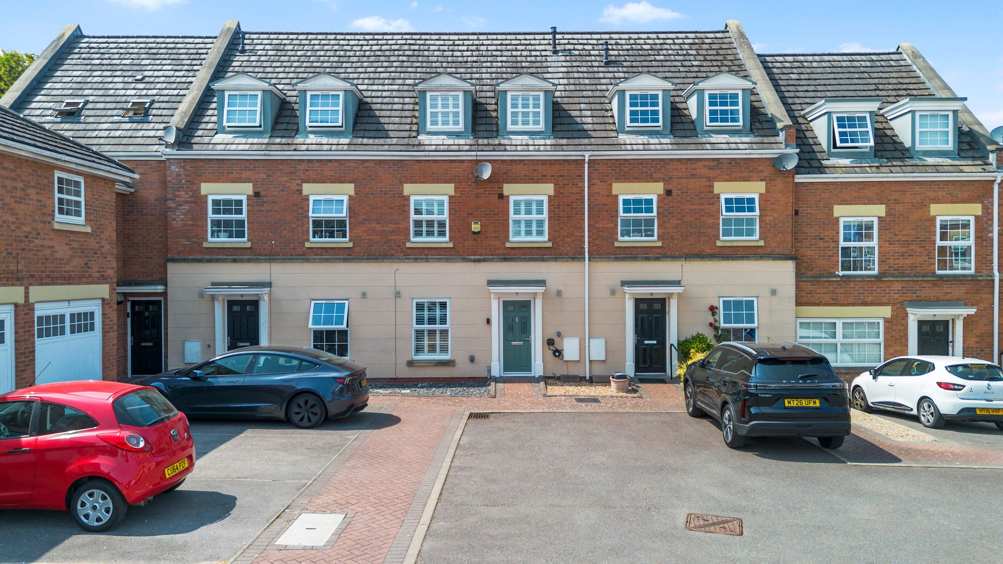 4 bedroom Terraced House Under Offer