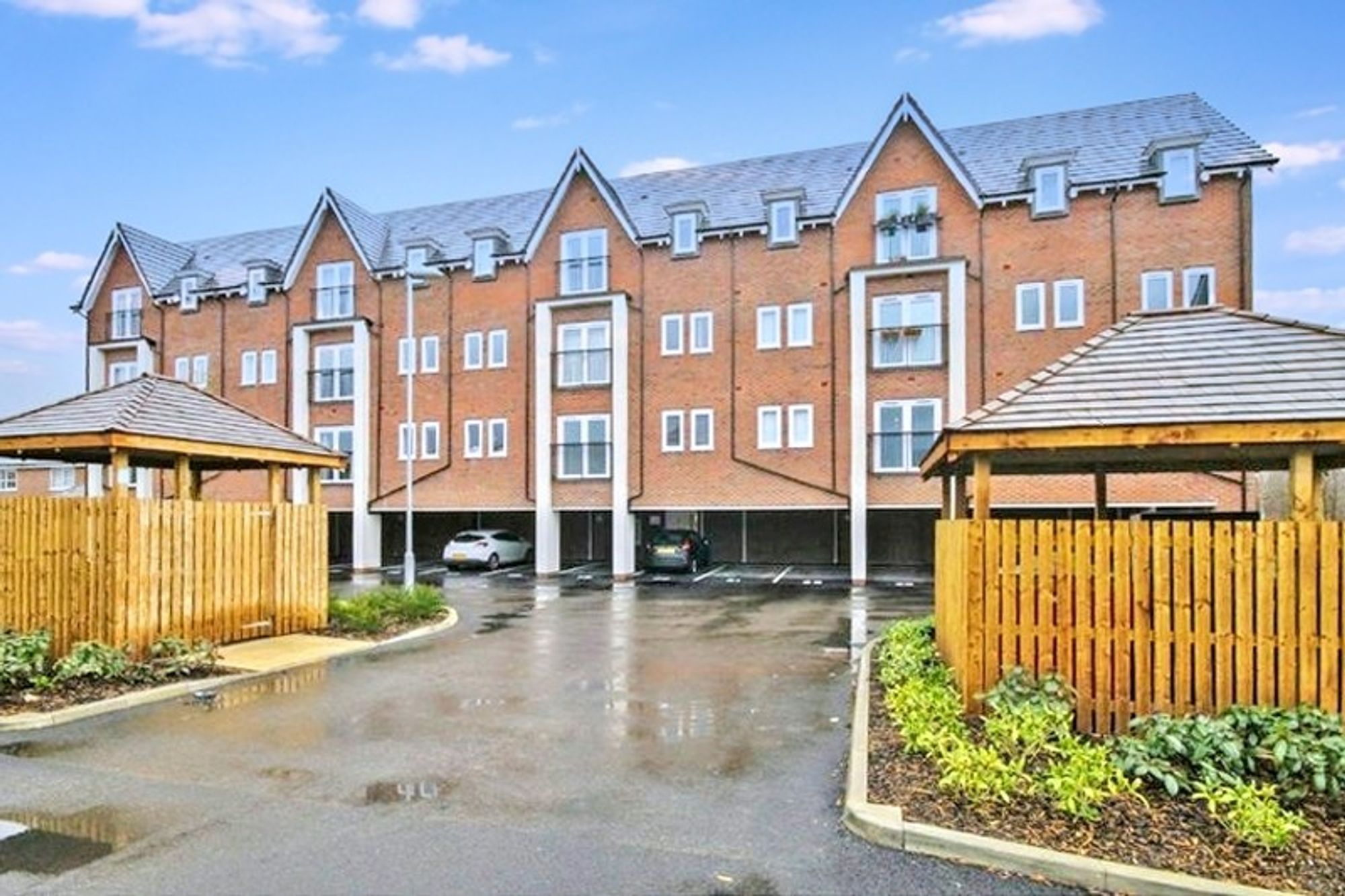2 bedroom Flat share For Sale
