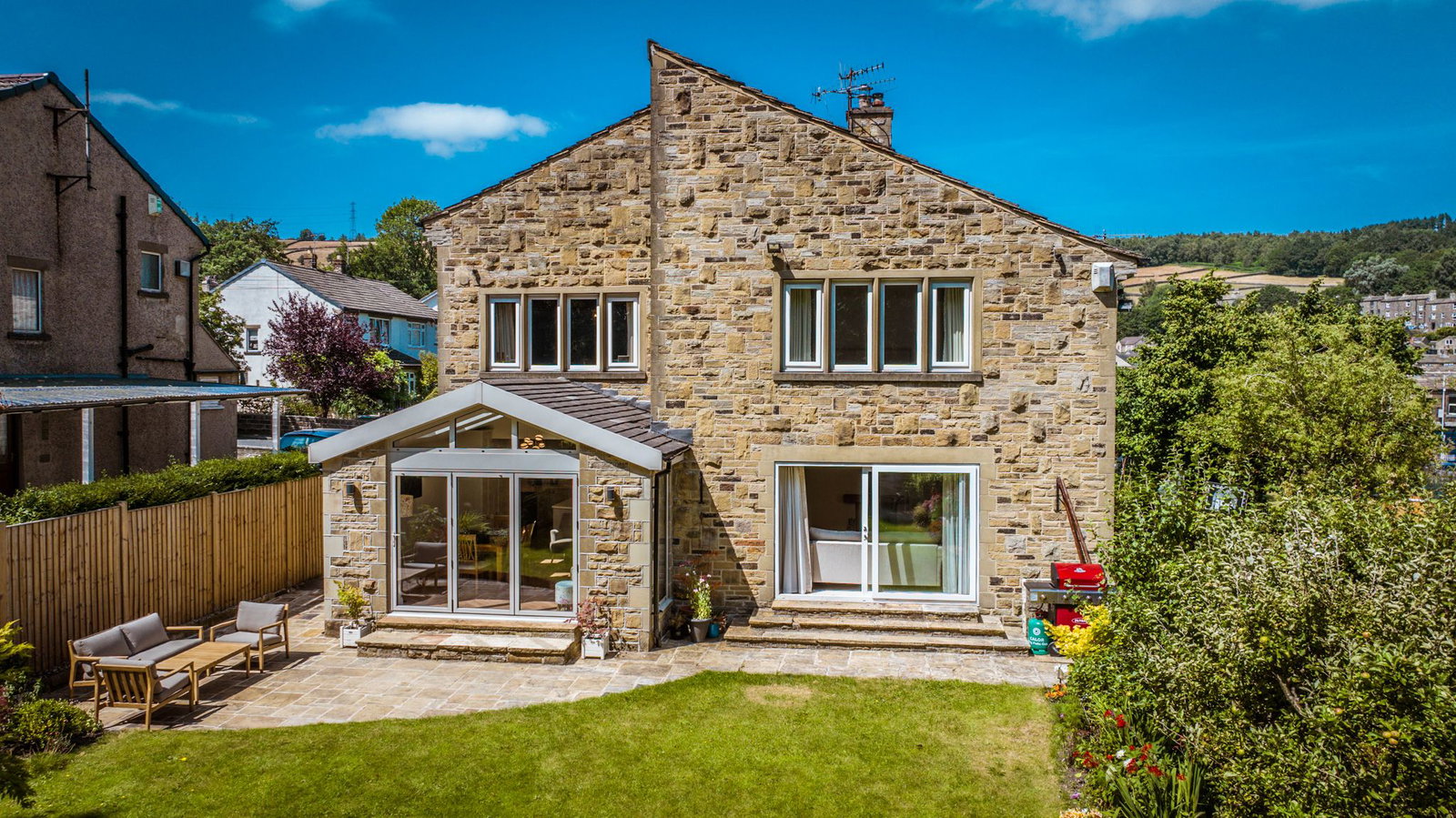 5 bedroom Detached house For Sale