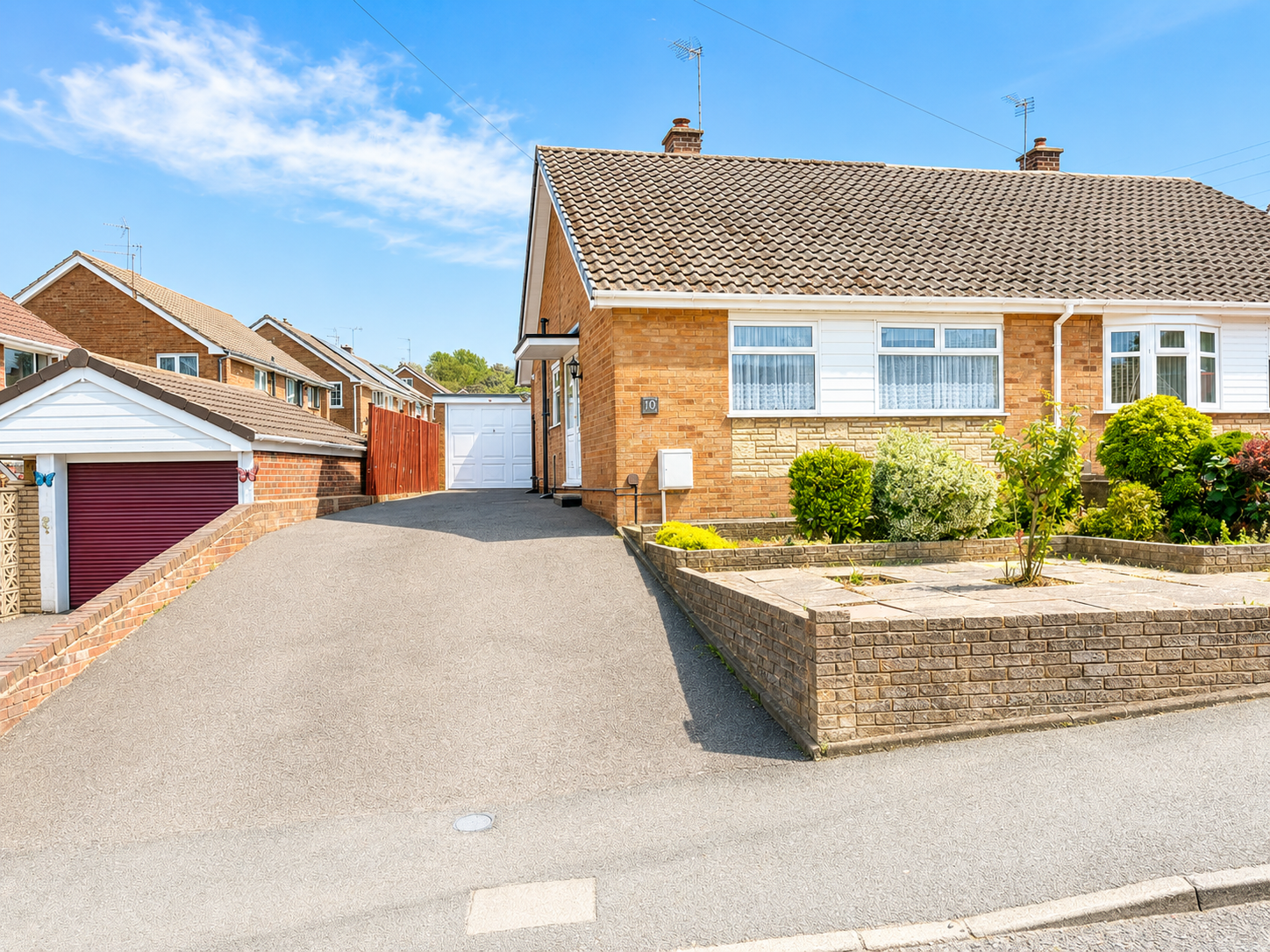 2 bedroom Detached bungalow For Sale