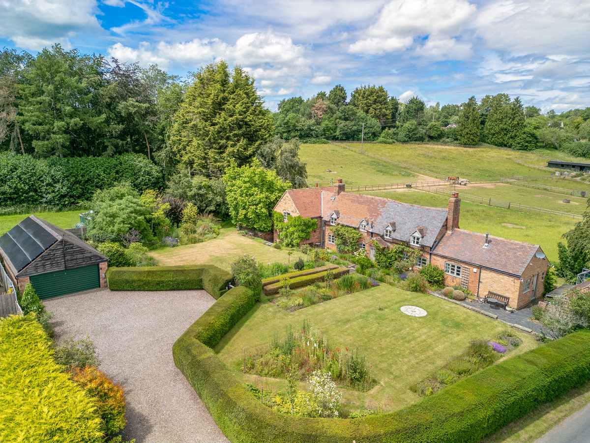 4 bedroom Country House For Sale