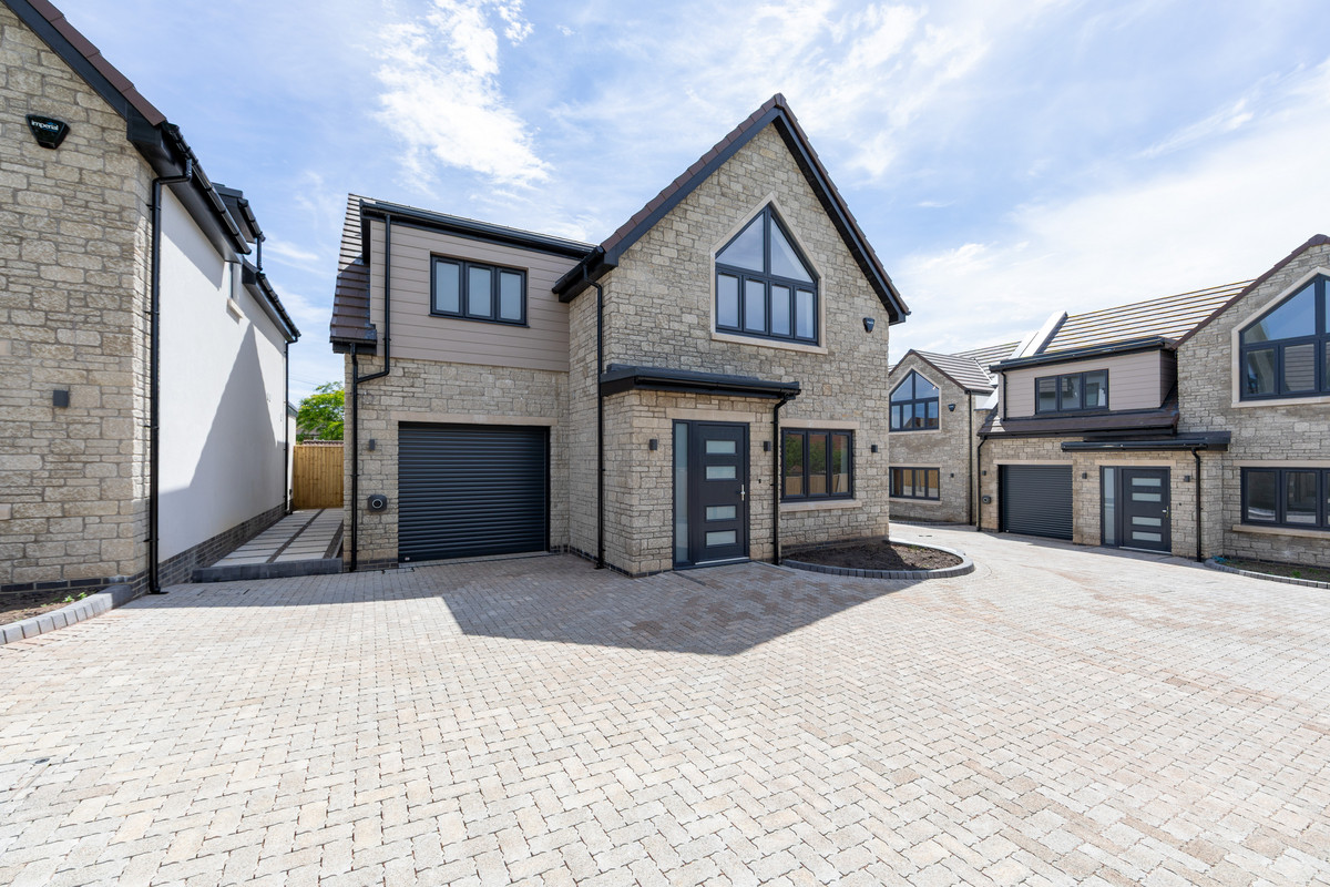 4 bedroom Detached house For Sale