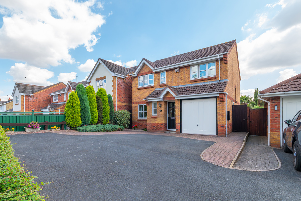 4 bedroom Detached house For Sale
