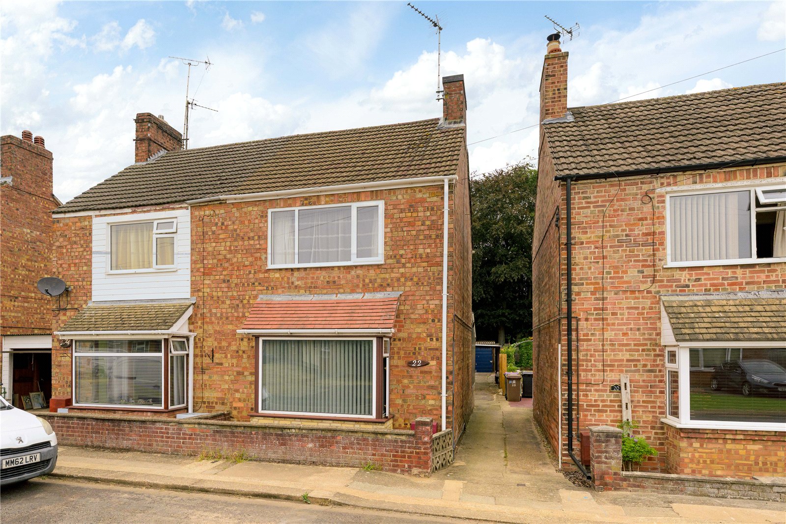 2 bedroom Semi-detached house For Sale