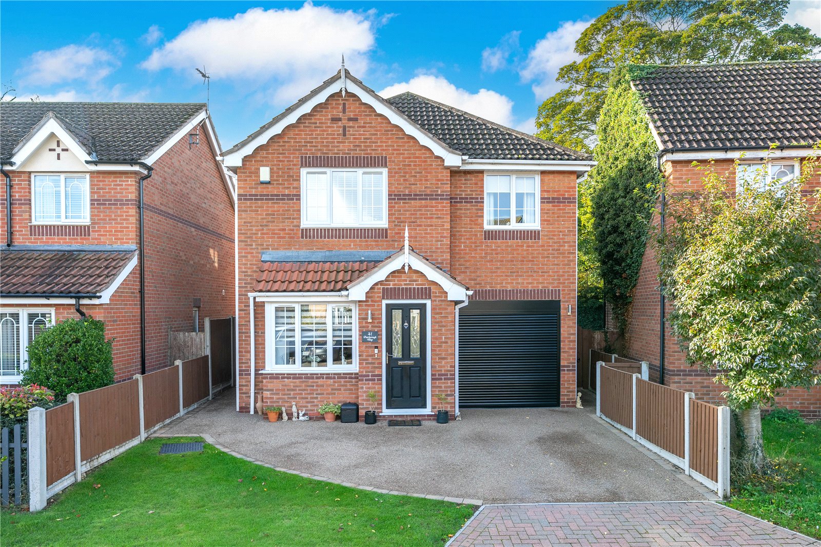 4 bedroom Detached house Under Offer