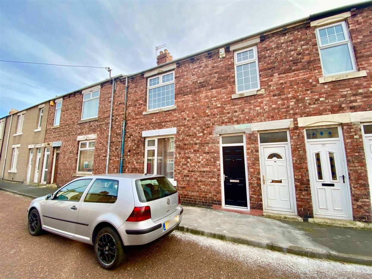 2 bedroom Apartment To Let