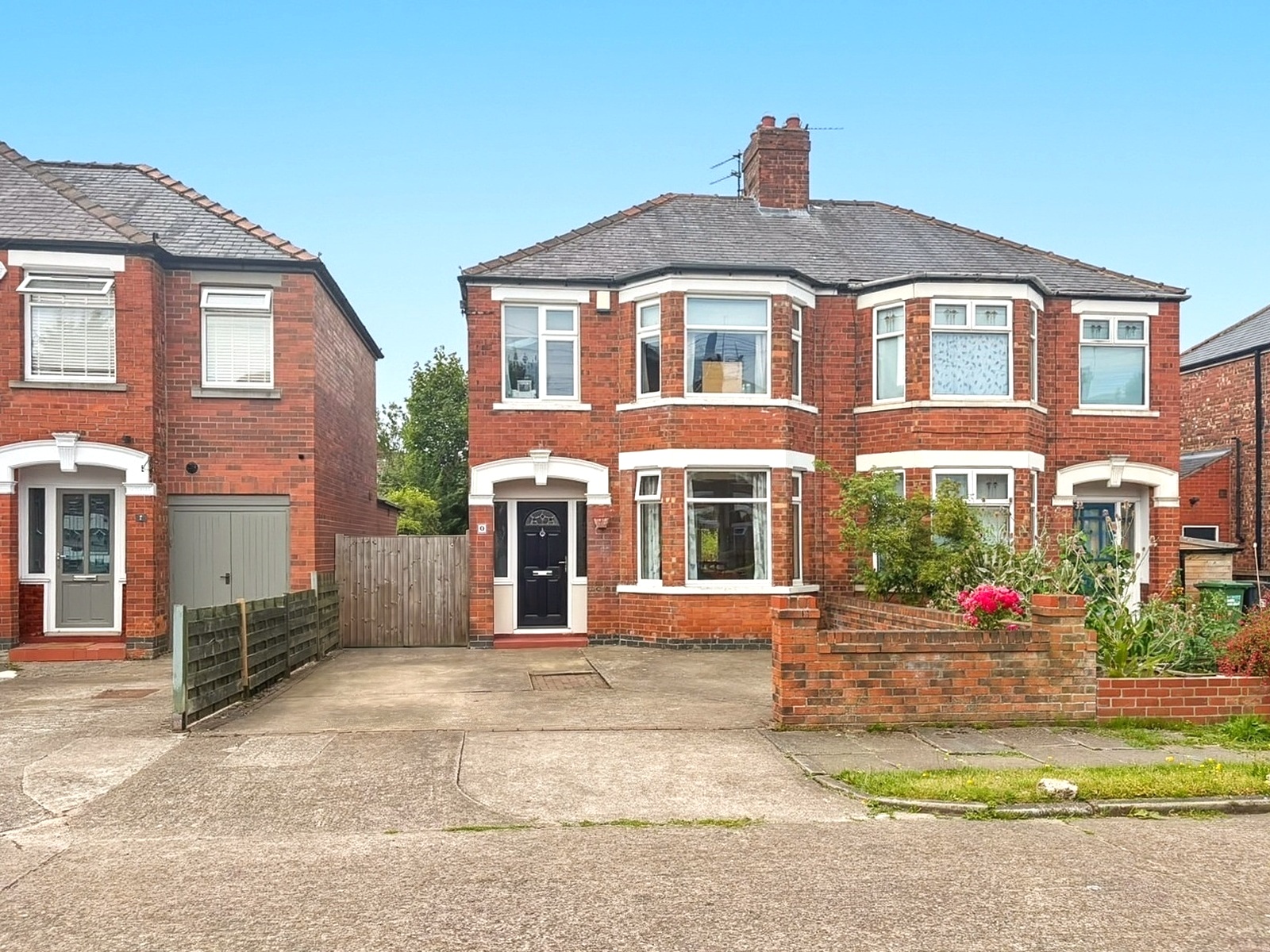 3 bedroom Semi-detached house For Sale