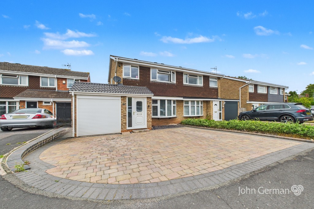 4 bedroom Semi-detached house For Sale