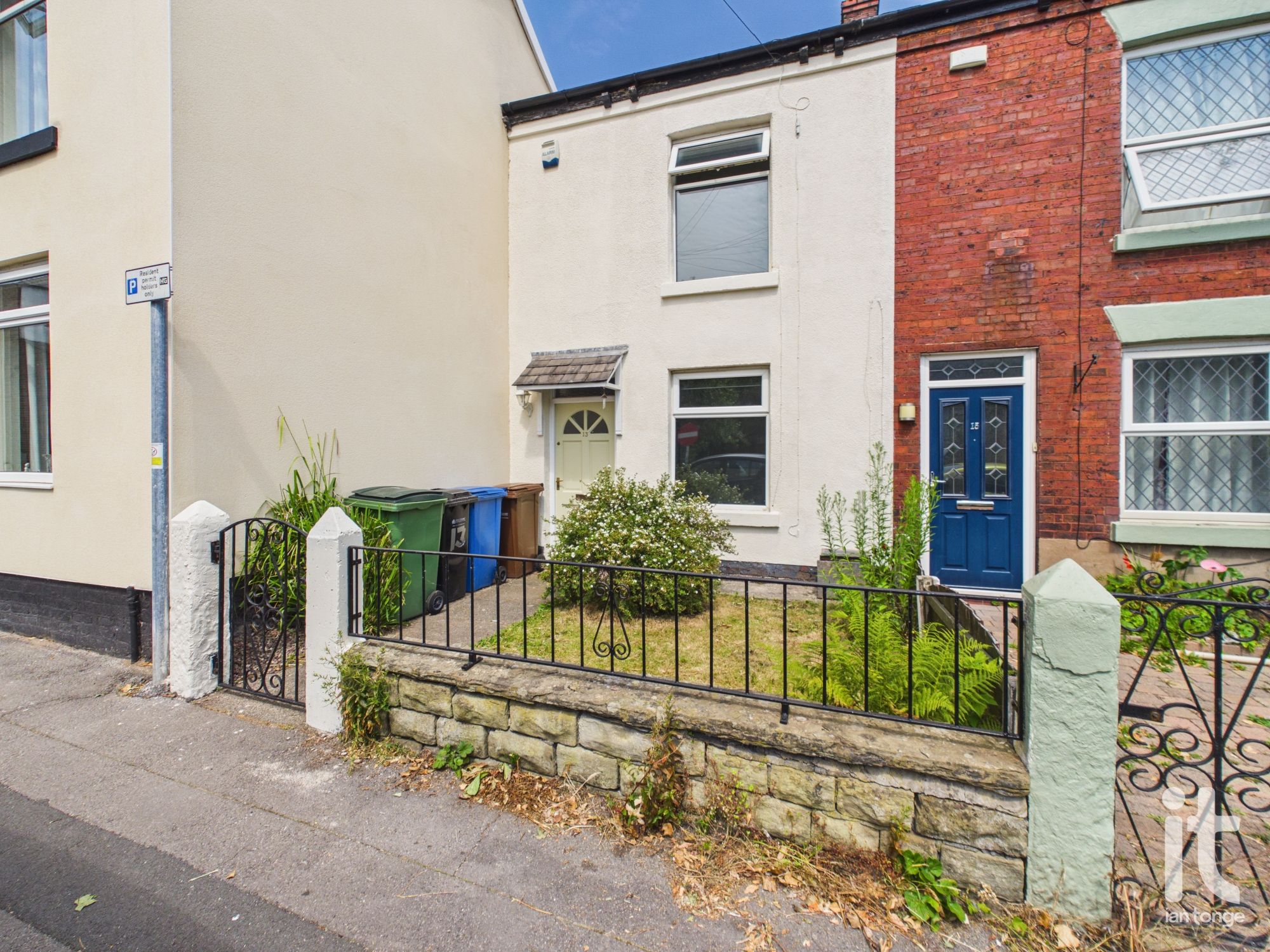 2 bedroom Terraced House Under Offer