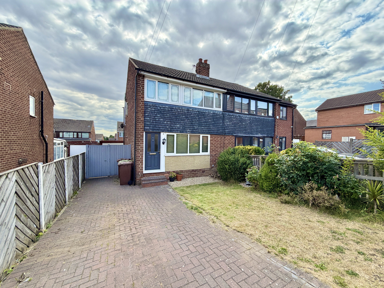 3 bedroom Semi-detached house For Sale