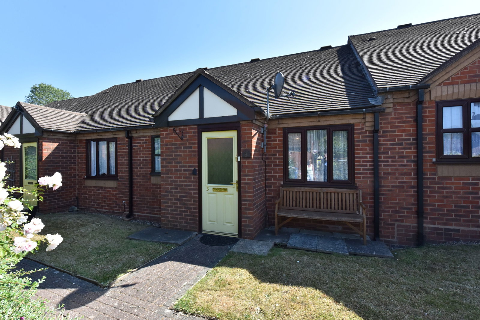 2 bedroom Terraced bungalow For Sale