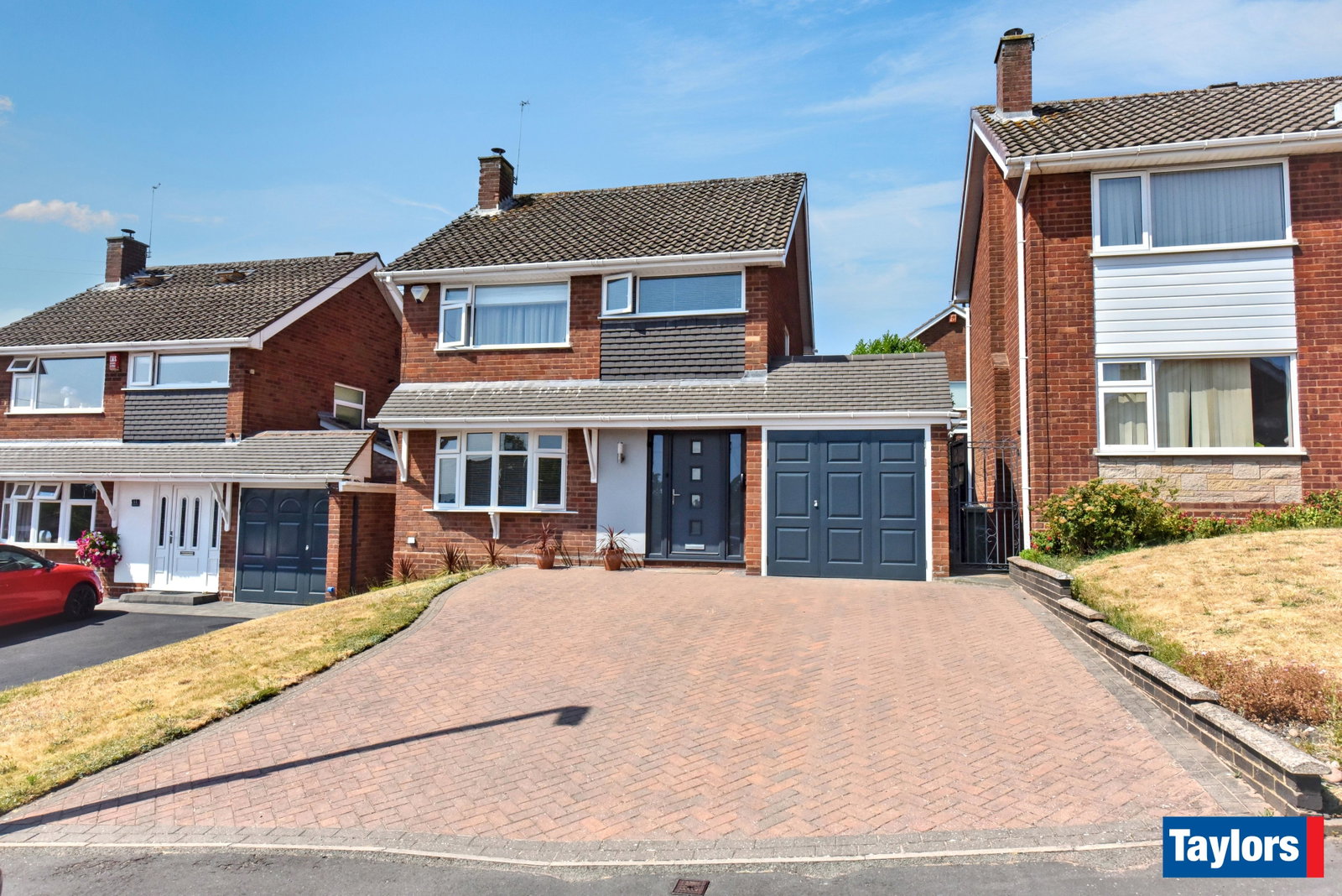 3 bedroom Detached house For Sale