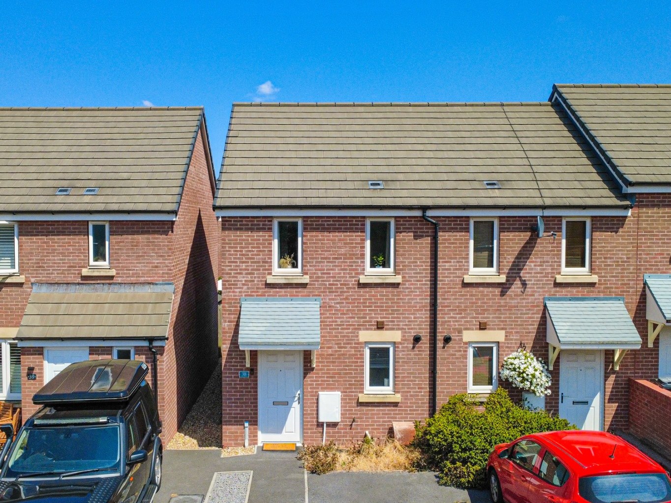 2 bedroom House (unspecified) Under Offer