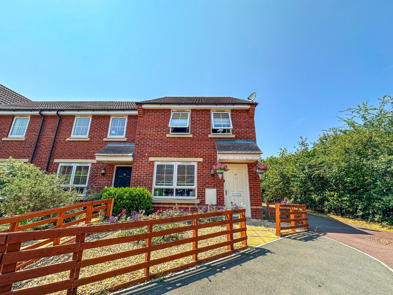 3 bedroom House (unspecified) Under Offer