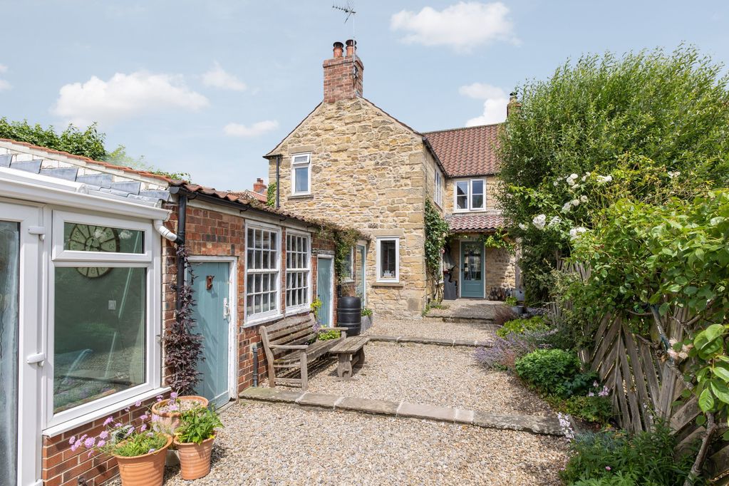 3 bedroom Cottage Under Offer